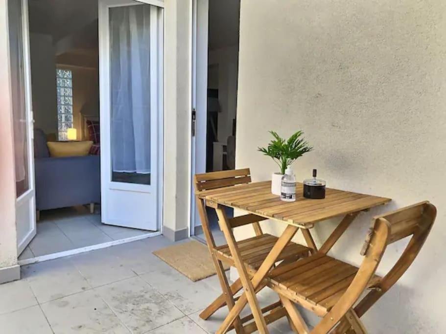 Apartment 2 *