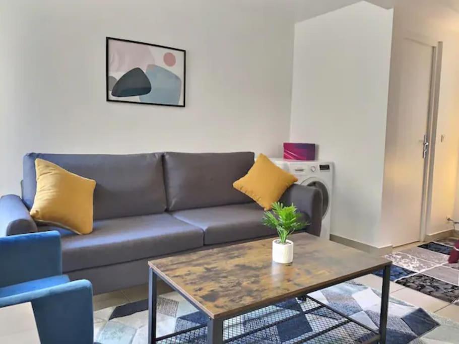 2 * Chatenay-Malabry
