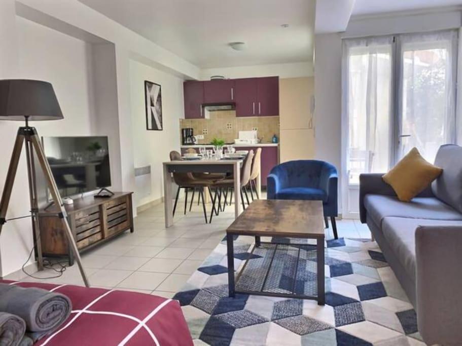 Apartment 2 *